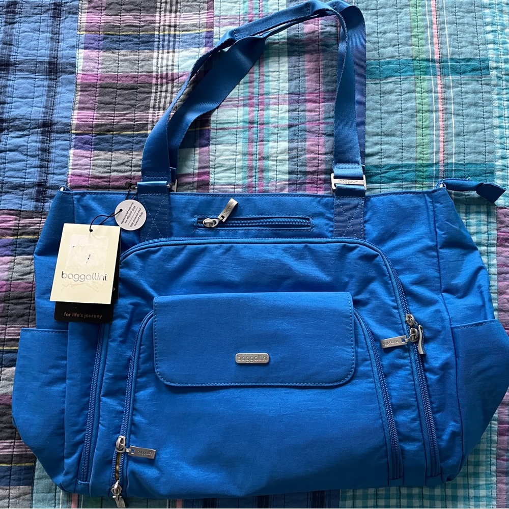 Baggallini Bright Blue Nylon Shoulder Tote